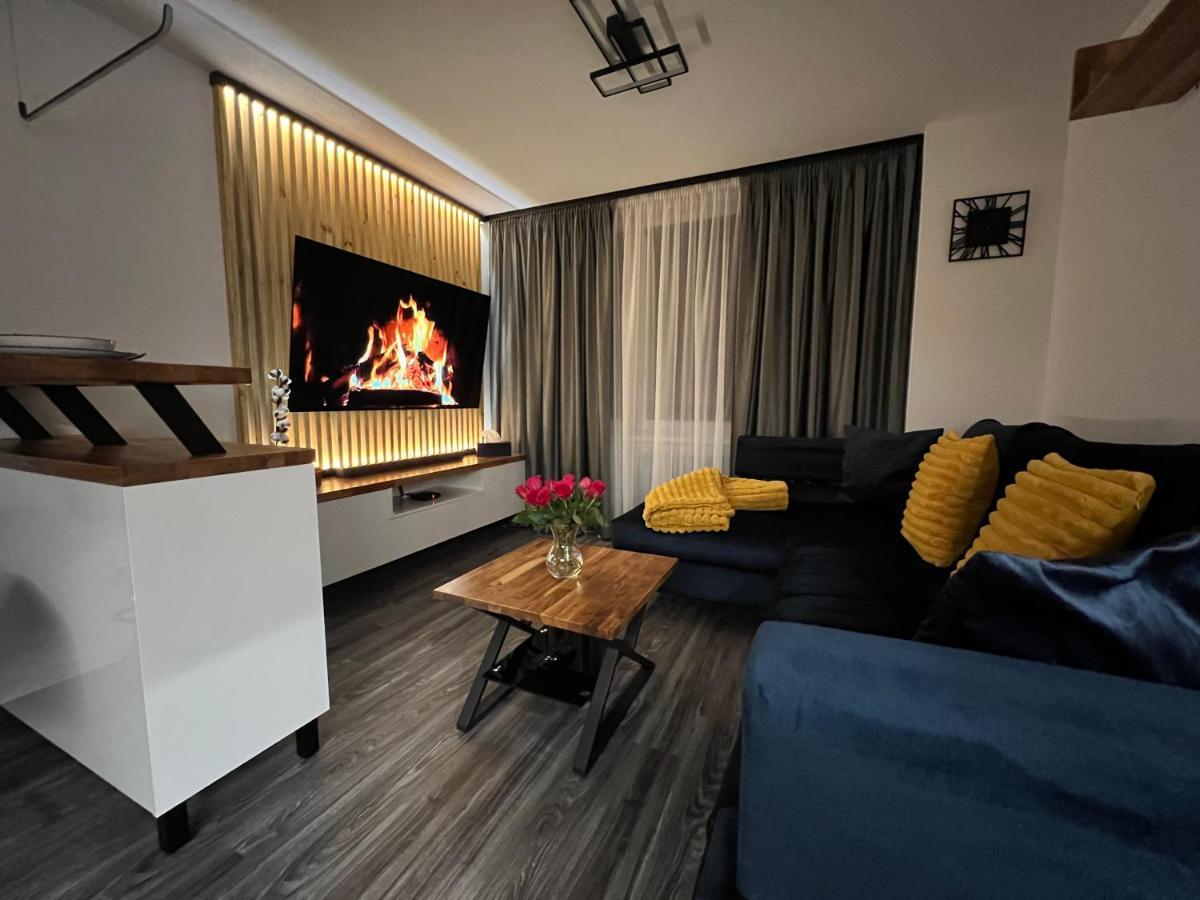 Apartman Piccoladuo V Banskej Bystrici 班斯卡-比斯特里察 外观 照片
